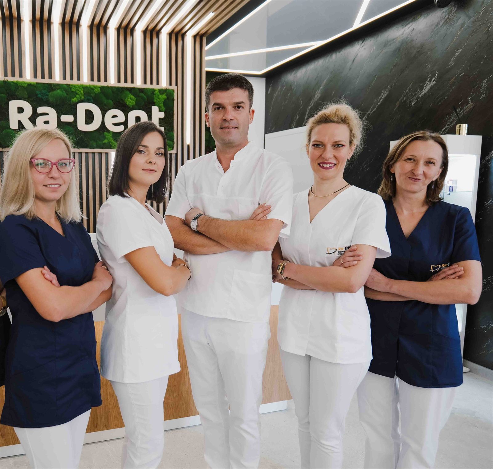 Zespół Centrum Stomatologicznego Ra-Dent przy recepcji